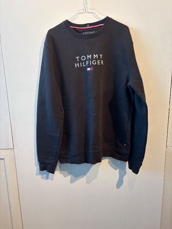 Tommy hilfiger peysa
