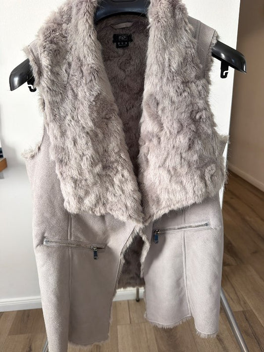 Fur vest 38