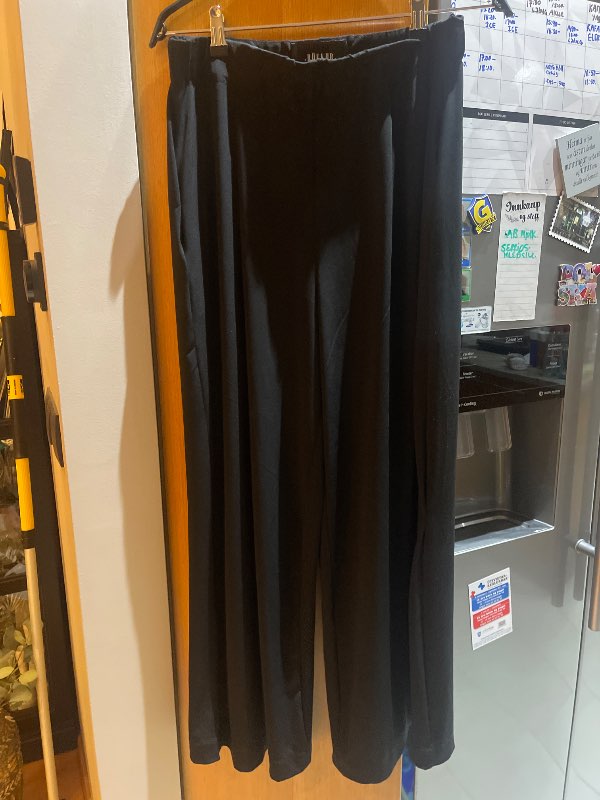 Svartar buxur fra Rökkur