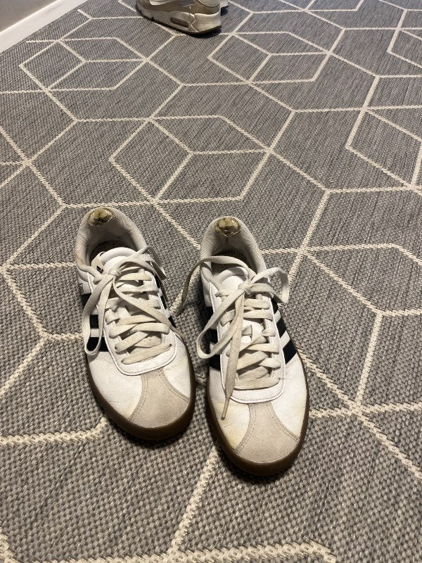 Adidas skór