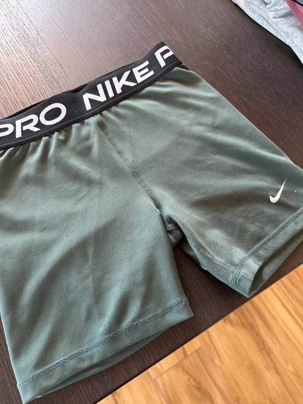 Nike pro