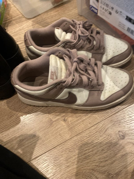 nike strigaskor ljosur