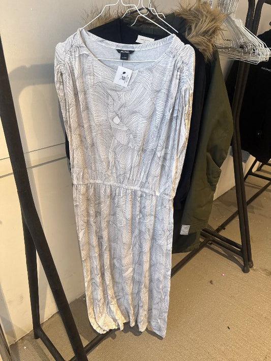 Monki kjóll hvítur