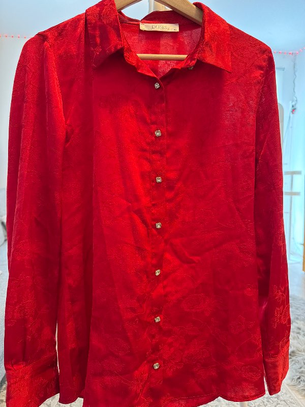Women's shirt.
