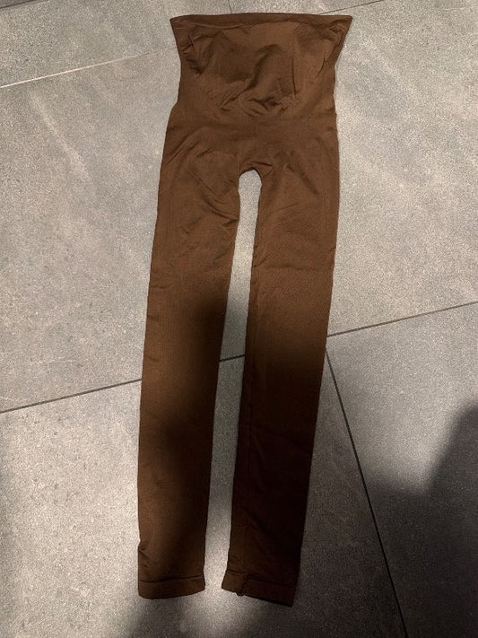 Brúnar meðgönguleggings PRETTYLITTLETHING O