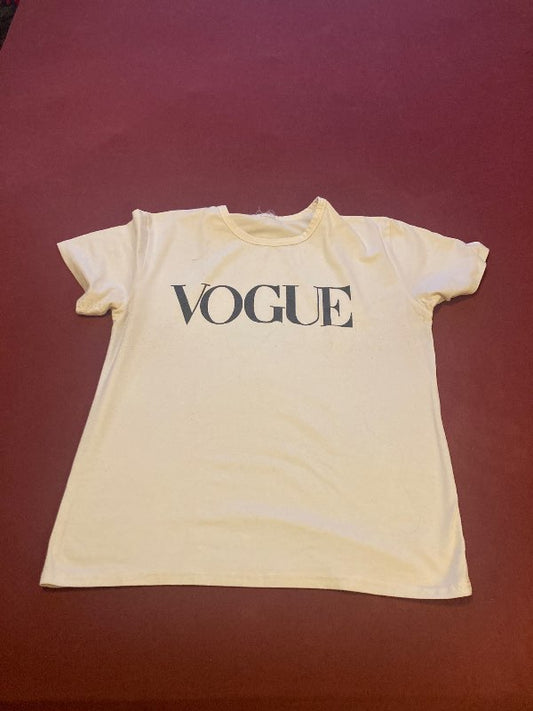 Hvítur stuttermabollur VOGUE