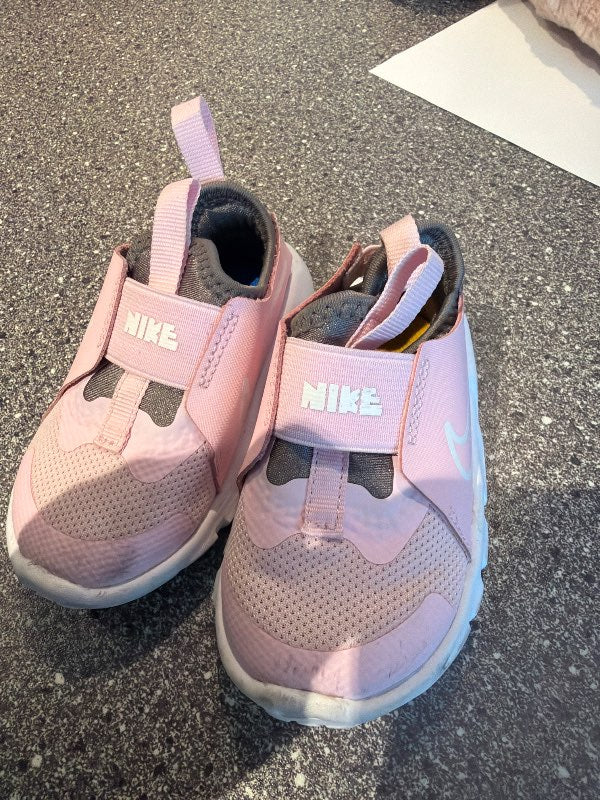 Nike skór bleikir