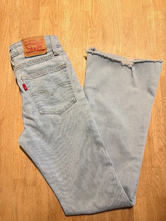 Gallabuxur- Levis- ljósar