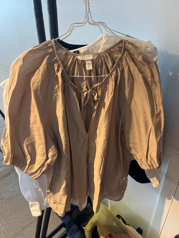 Beige blússa