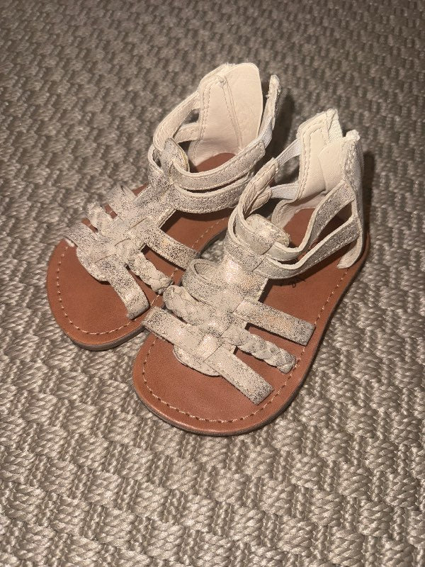 Sandalar