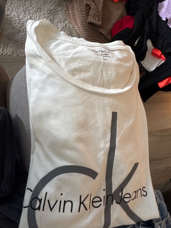 Calvin Klein bolur