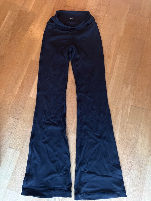 Svartar útviðar leggings UNIQLO