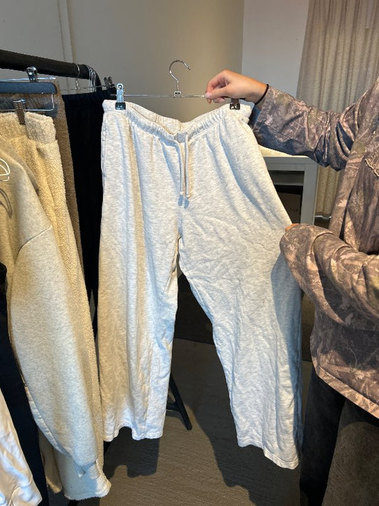 Gráar joggingbuxur