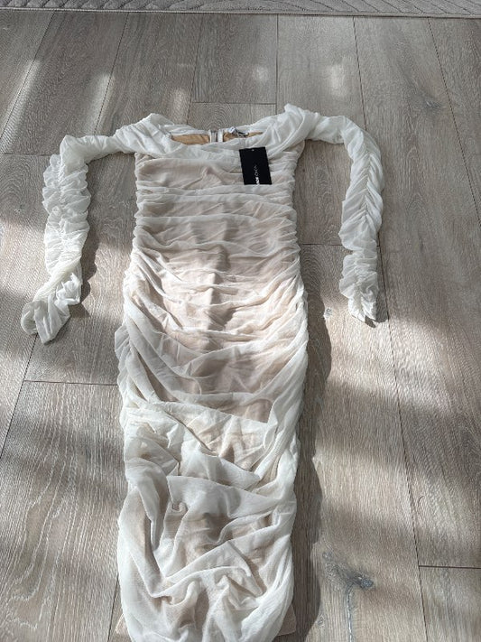 Fashion Nova hvítur kjóll
