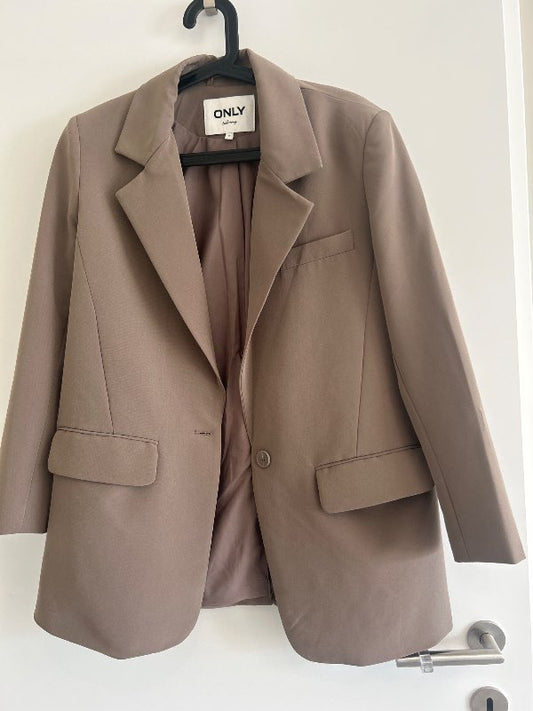 Only brúnn Blazer