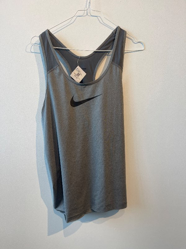 Grár æfingabolur nike