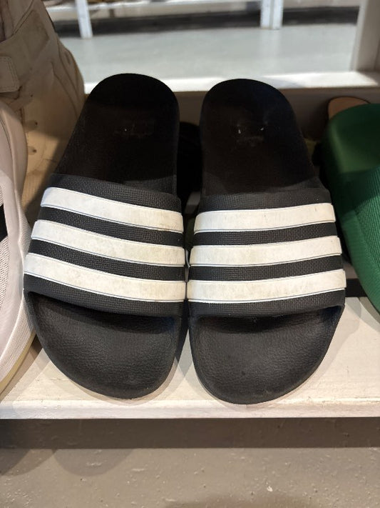 Sandalar