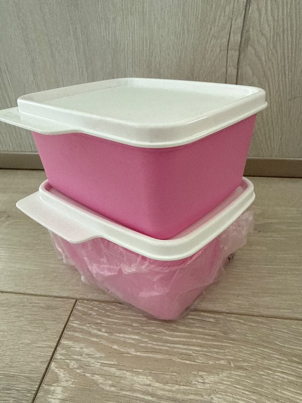 Tupperware við bleik