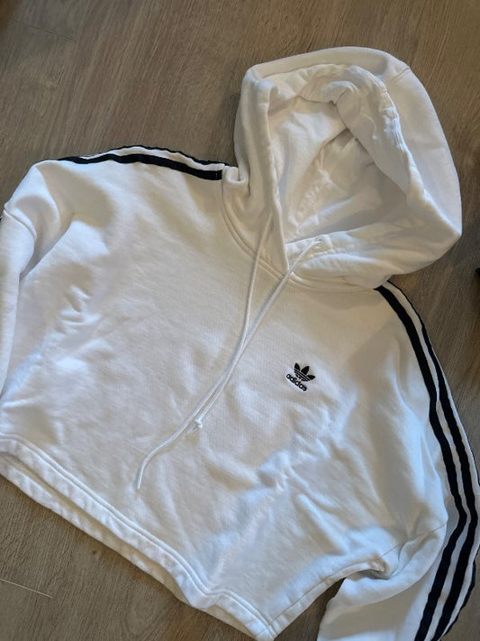 Adidas hvít stutt peysa