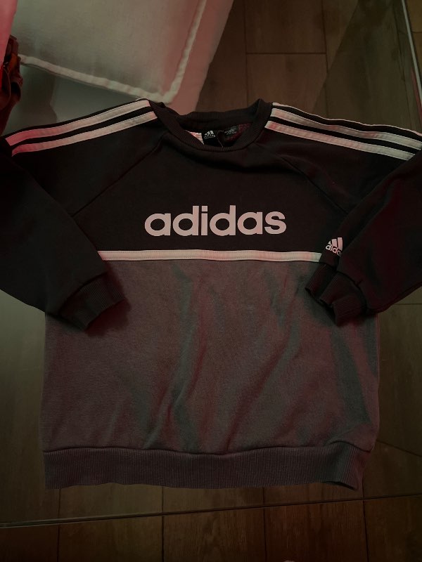 Adidas grá peysa