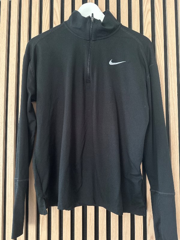 Nike peysa