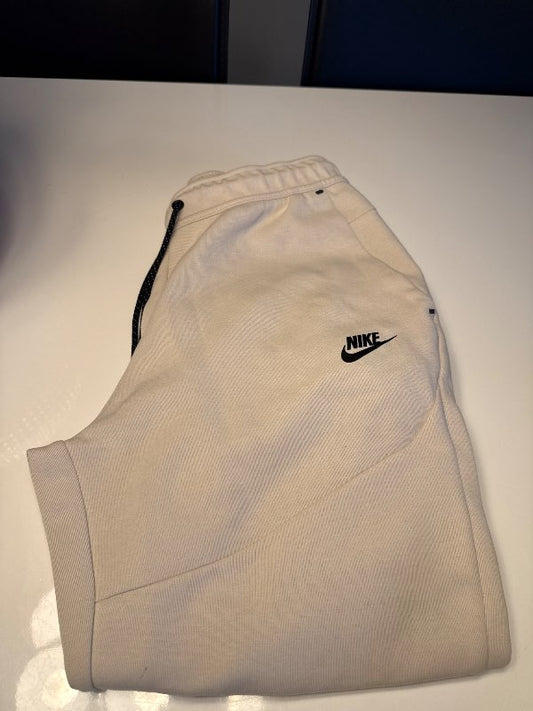 Nike tech fleece buxur