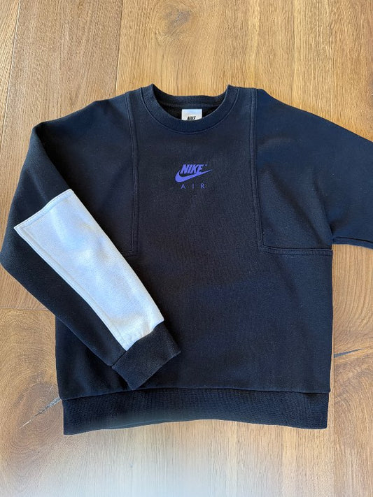 Nike svört og hvít peysa