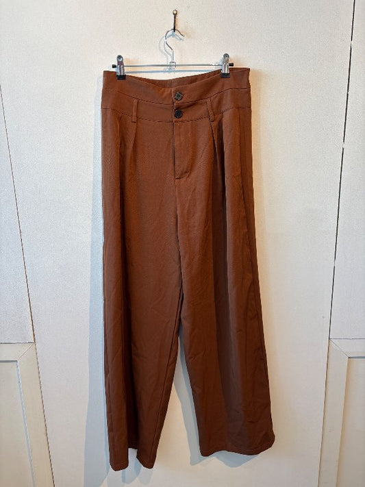 Brúnar buxur