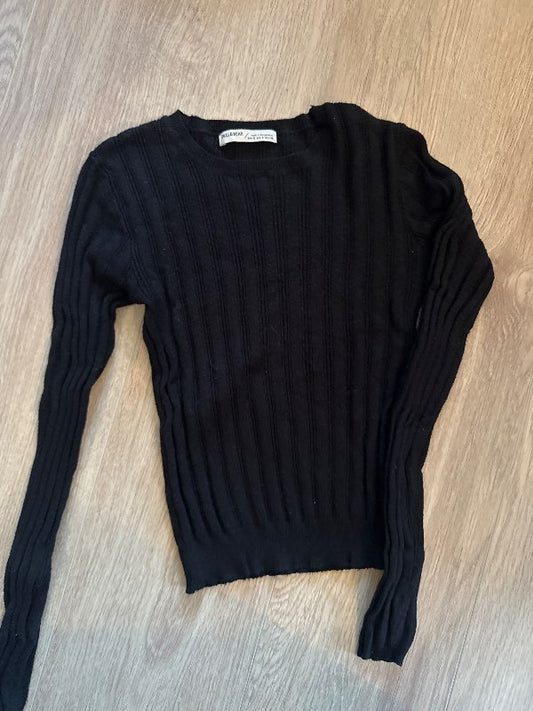 Svartur siðerma prjónabolur bershka