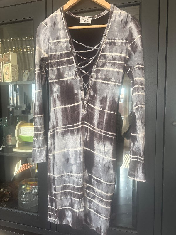 Tie dye kjóll m/reimum