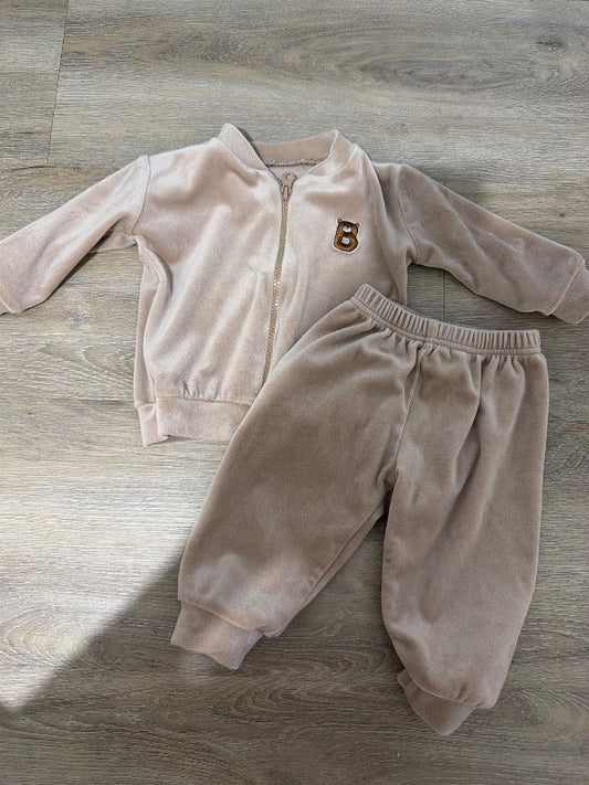 Beige ungbarnasett flauel A