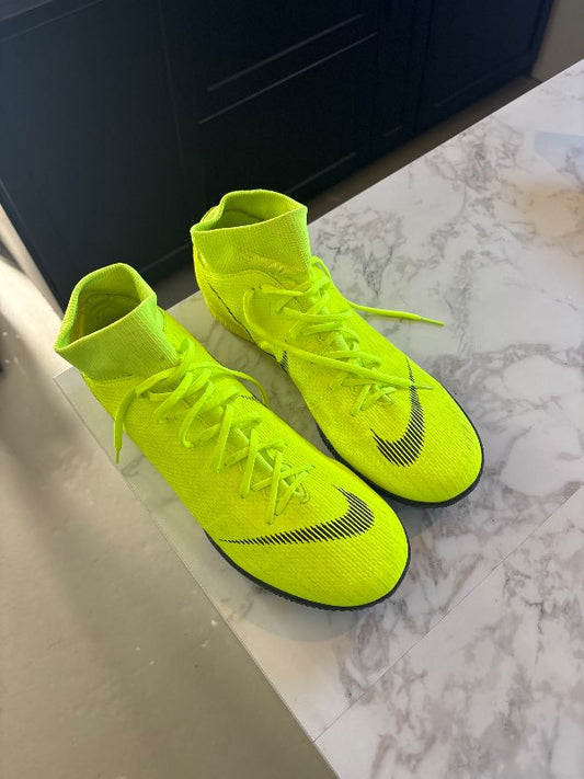 Gulir Nike skór