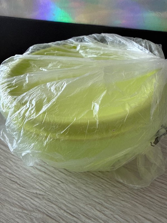 Tupperware box lime