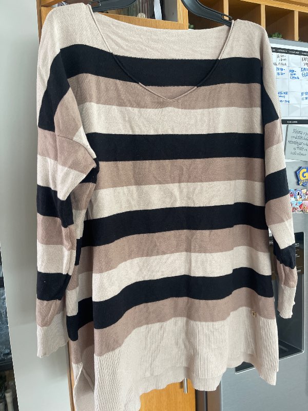 Peysa brún svört beige
