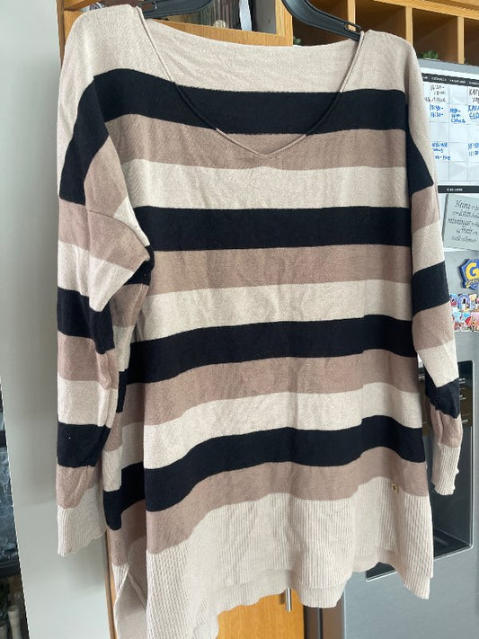 Peysa brún svört beige