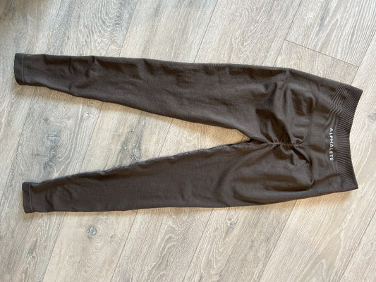 Ljósbrúnar Alphalete buxur