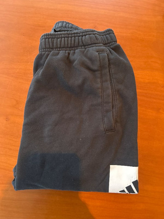 Svartar Adidas buxur