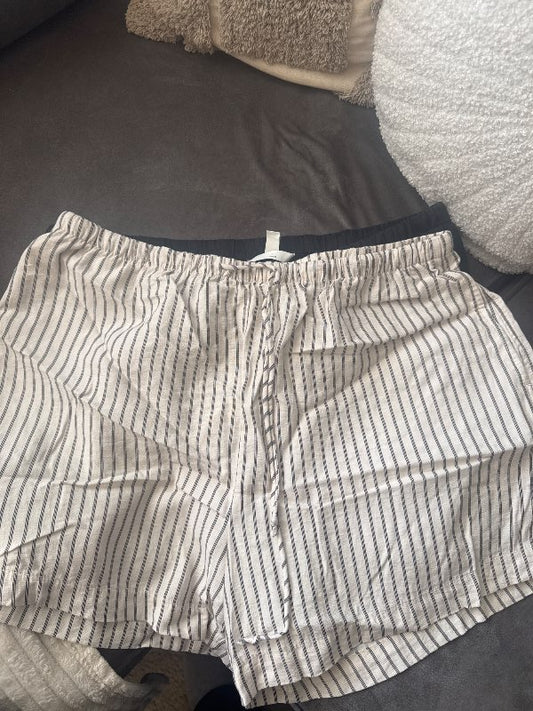 H&m ljósar stuttbuxur