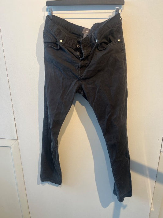 p svartar gallabuxur hm