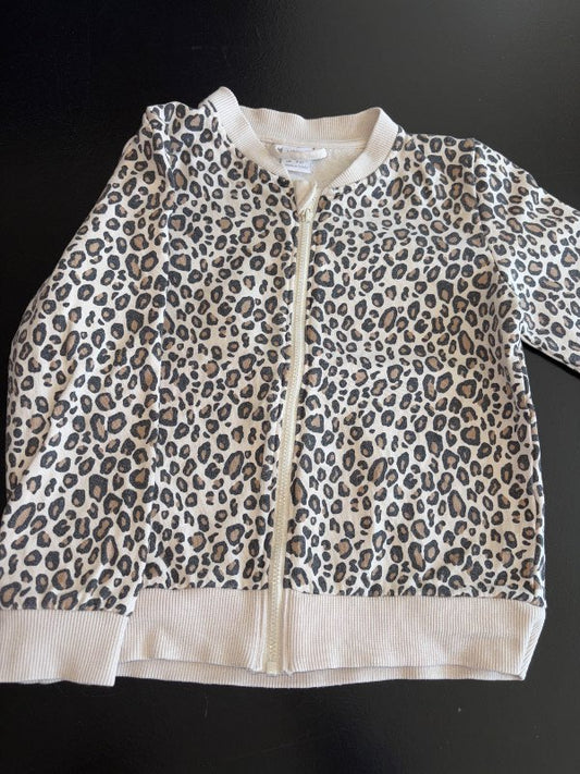 Peysa, leopard rennd