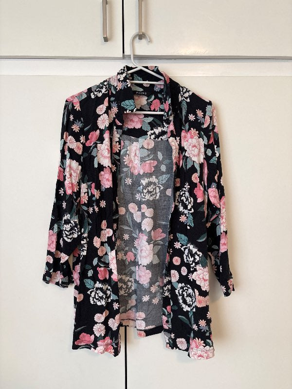 Shirt black flowers