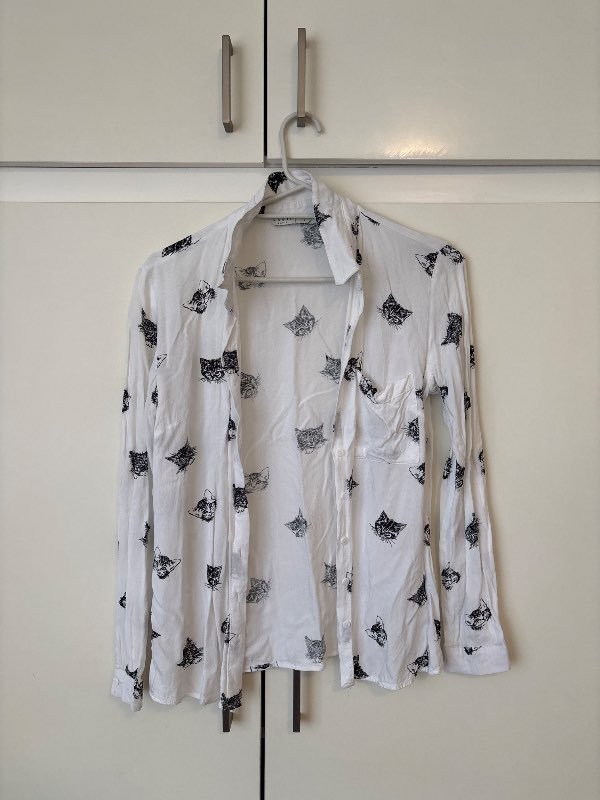 Shirt white cat