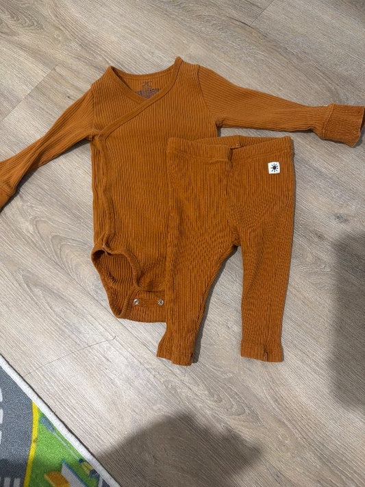 Lindex ryðlitað ungbarnasett A