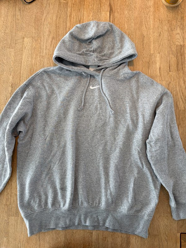 Hettupeysa- Nike- grá