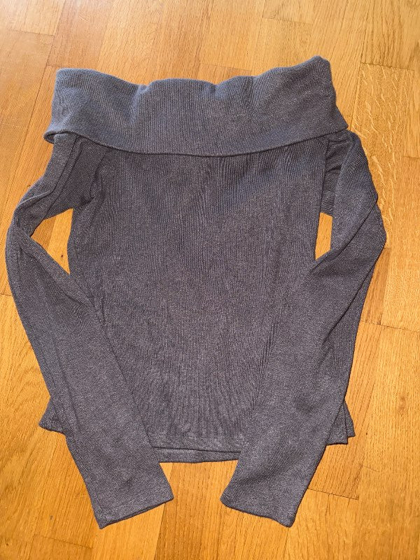 Grár axlarpeysa FOREVER21