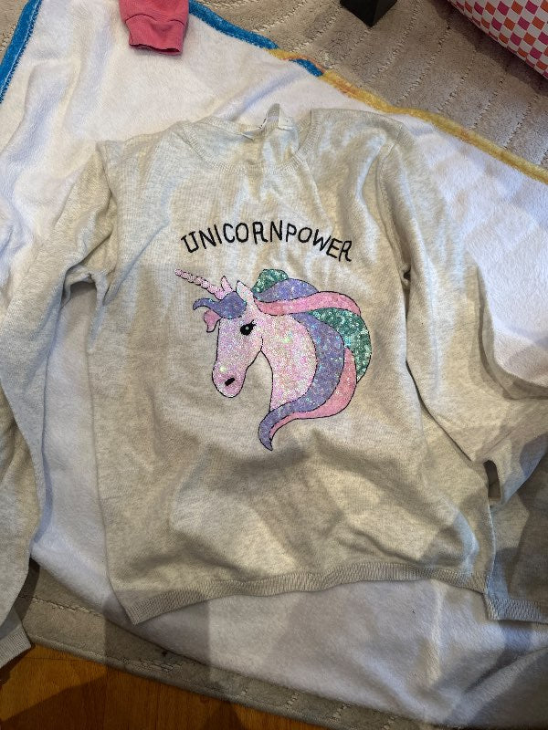 Unicorn peysa