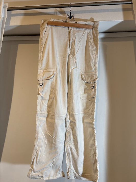 American Eagle, hvítar cargo buxur.    Uk