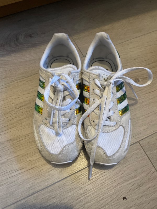 Adidas skór