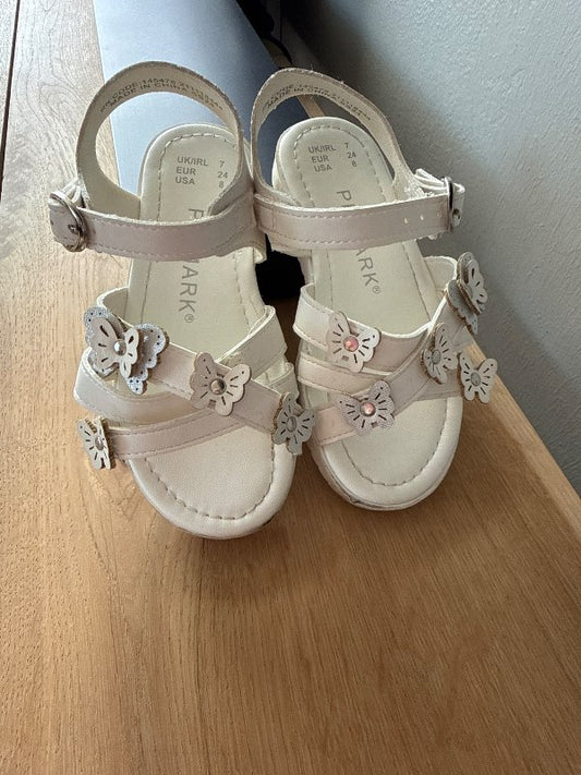 Hvítir fiðrilda skór Primark