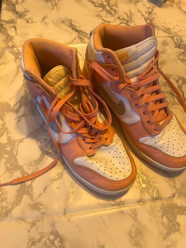 G Nike Jordanbleikir og hvitir